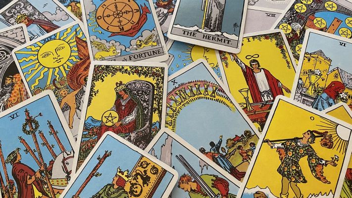 tarot związków kierunek psychotronika i parapsychologia